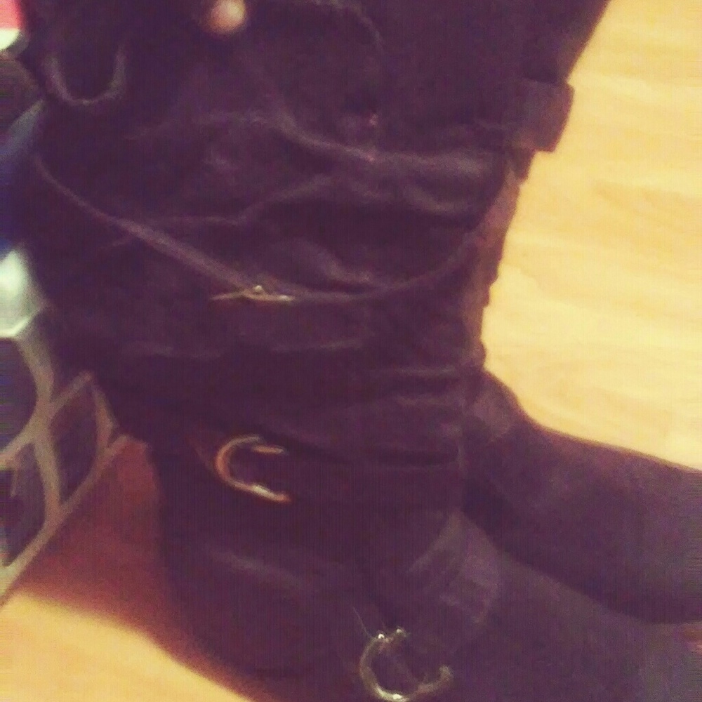 Boots - Picture 5 of 8